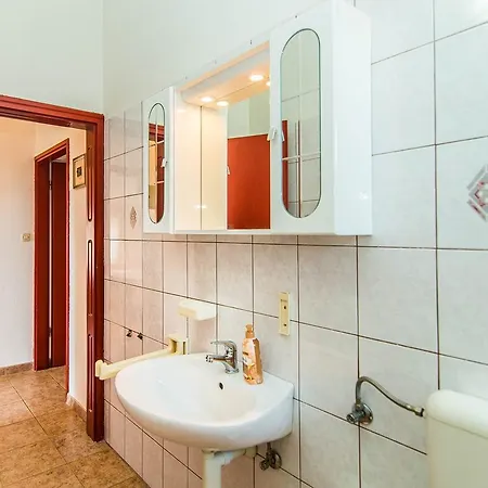 Apartament Salha *