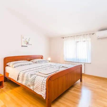 Salha Apartment *