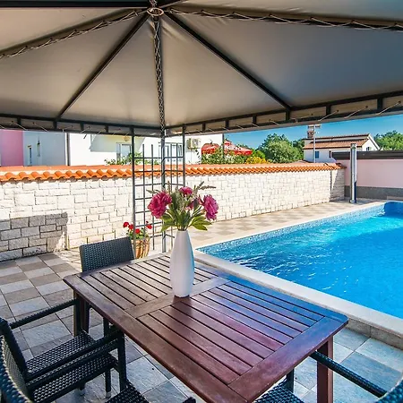 Salha Apartment